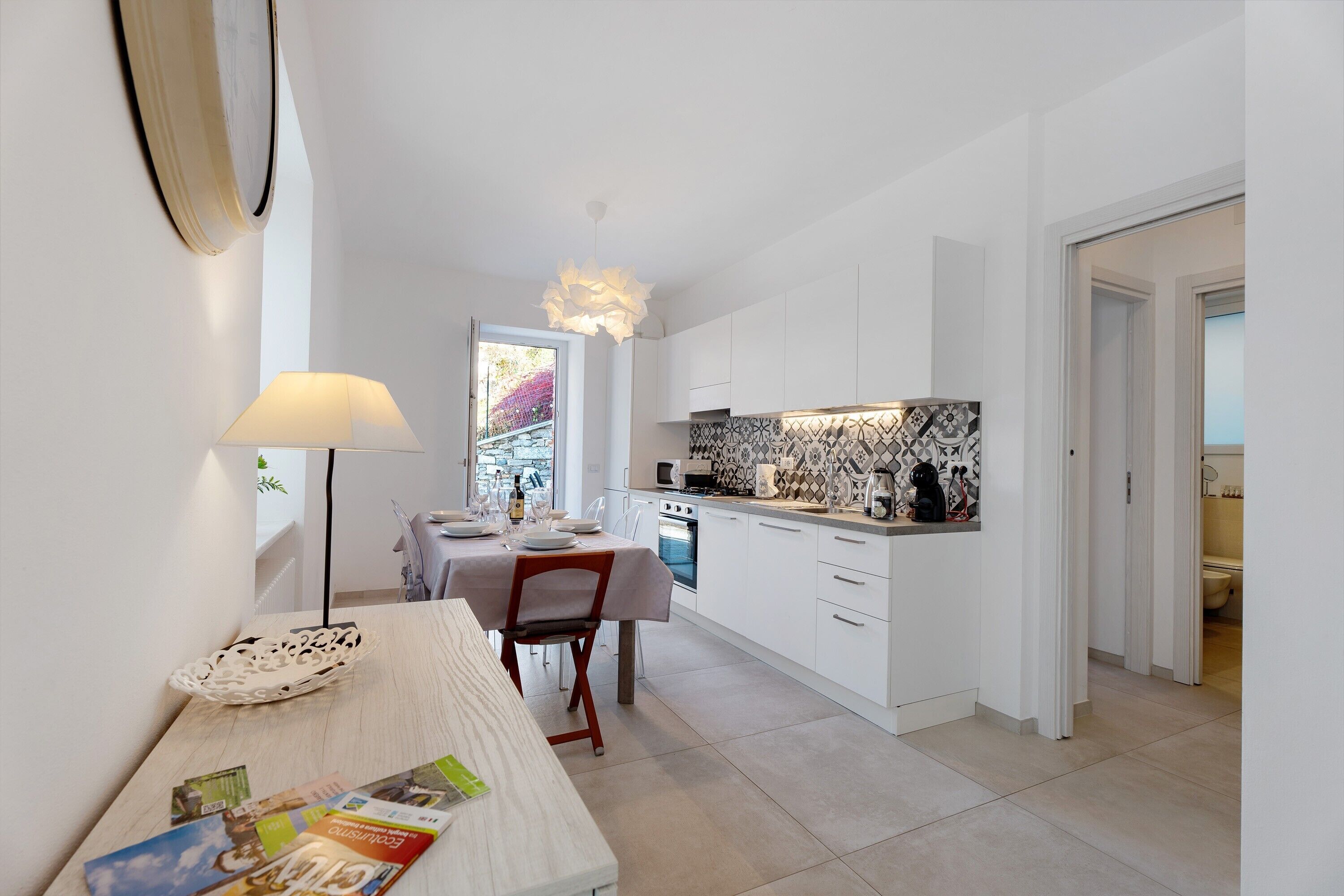 Kühlschrank, Mikrowelle, Ofen, Geschirrspüler