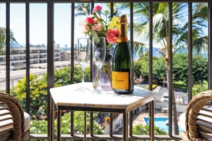 Condo superluxo, vista para o oceano, ao lado da praia | Vista da sacada