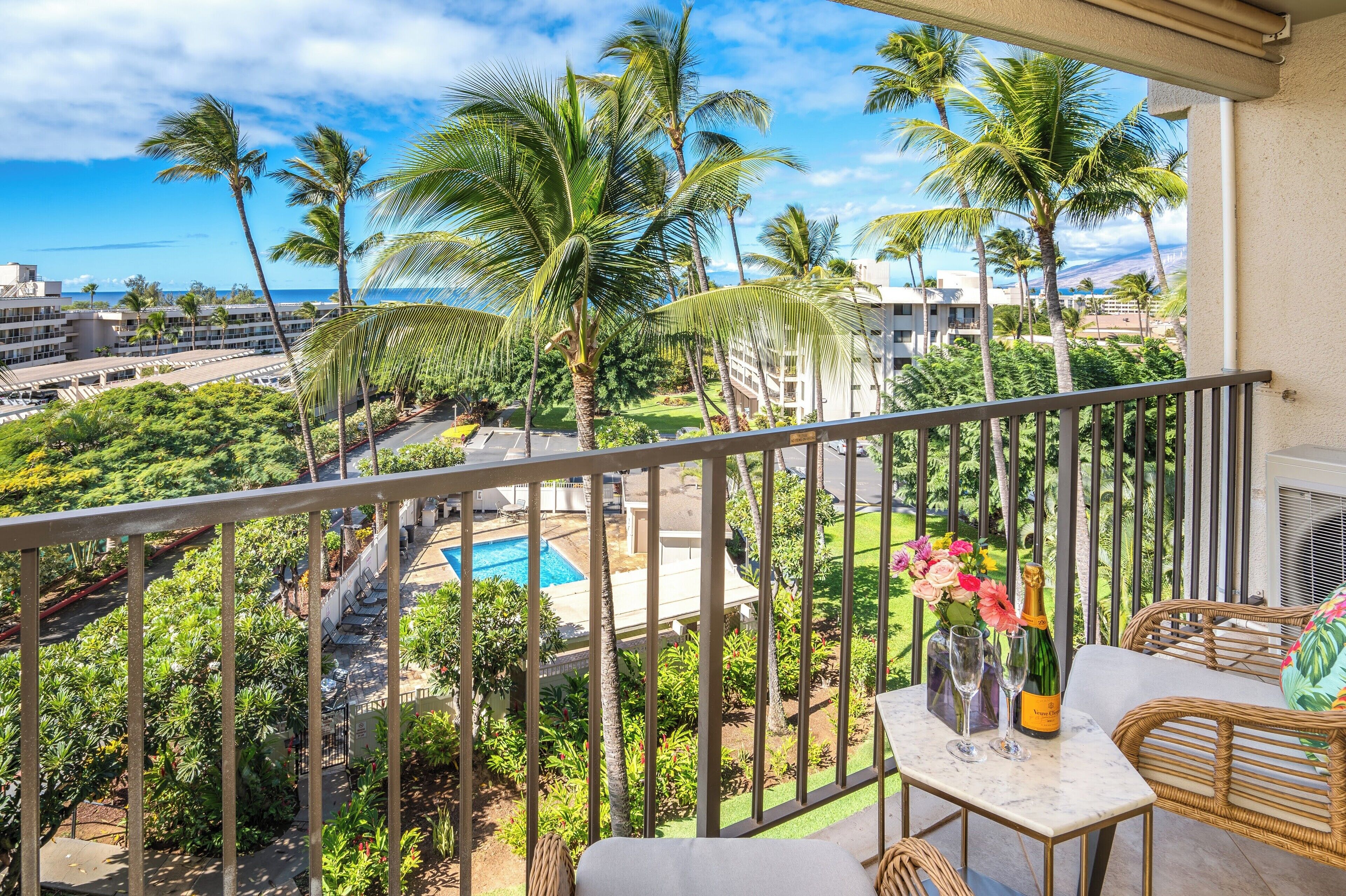 Luxury Condo, Ocean View, Beachside | Balcony