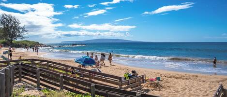 Plage à proximité, parasols