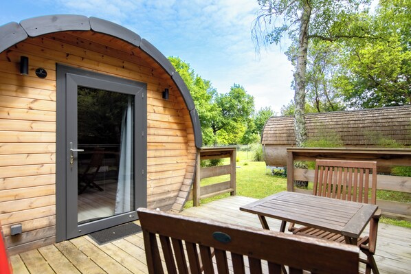 Outdoor dining - Ôtonneauxstress – Beach Attendant: Unique Experience Just Steps from the Atlantic (Saint-Vivien-de-Médoc)