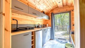 Réfrigérateur, plaque de cuisson, cafetiÚre/bouilloire