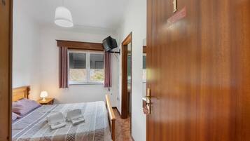 1 bedroom, free WiFi, bed sheets