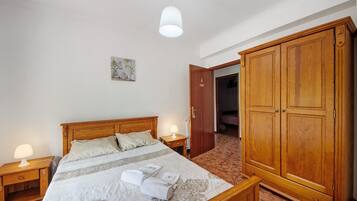 1 quarto, Wi-Fi de cortesia, roupa de cama