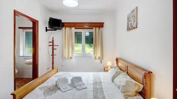 1 quarto, Wi-Fi de cortesia, roupa de cama