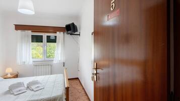 1 quarto, Wi-Fi de cortesia, roupa de cama