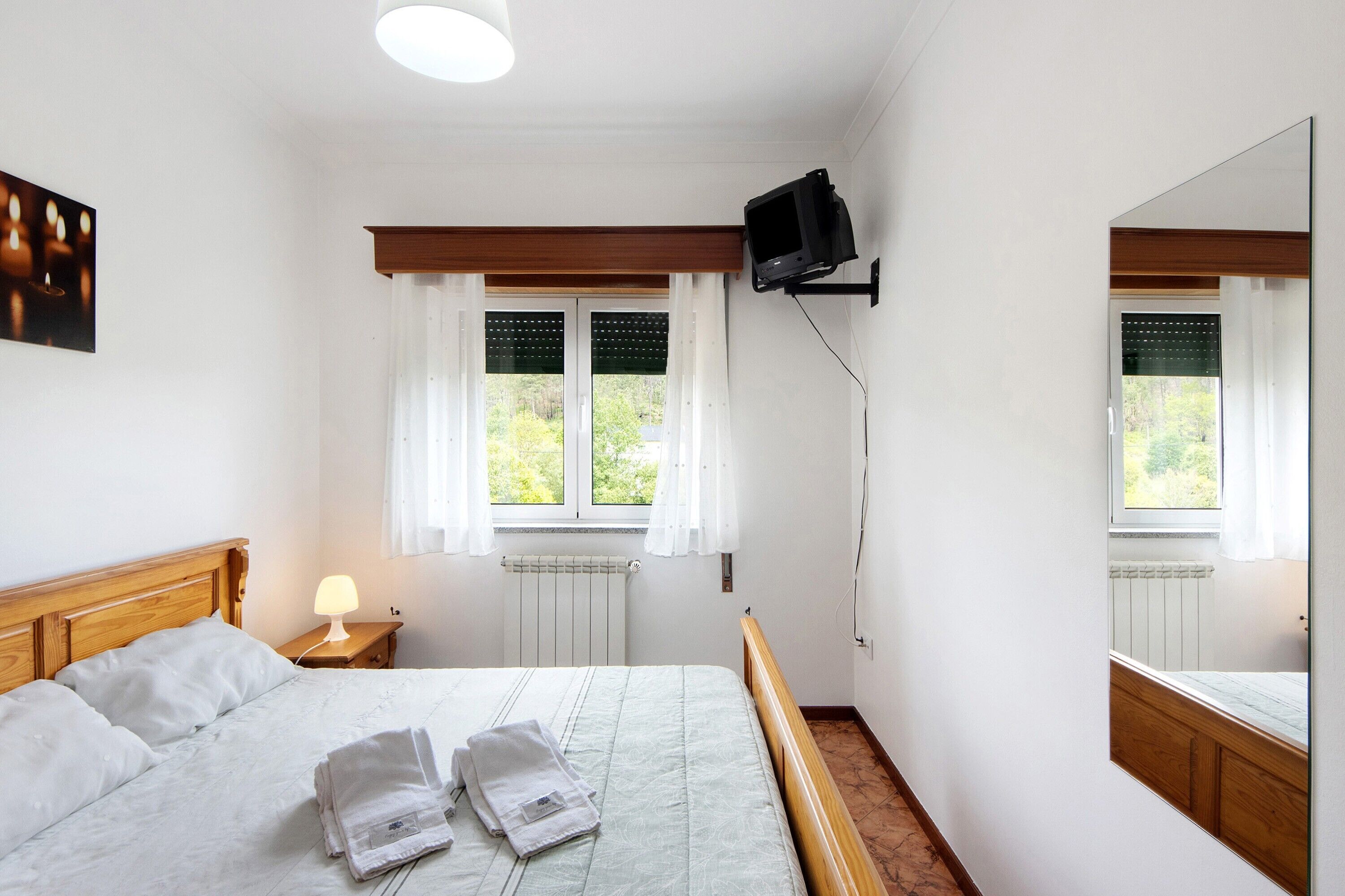 1 quarto, Wi-Fi de cortesia, roupa de cama