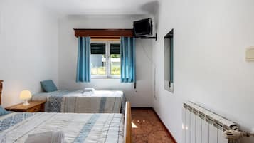 1 quarto, Wi-Fi de cortesia, roupa de cama