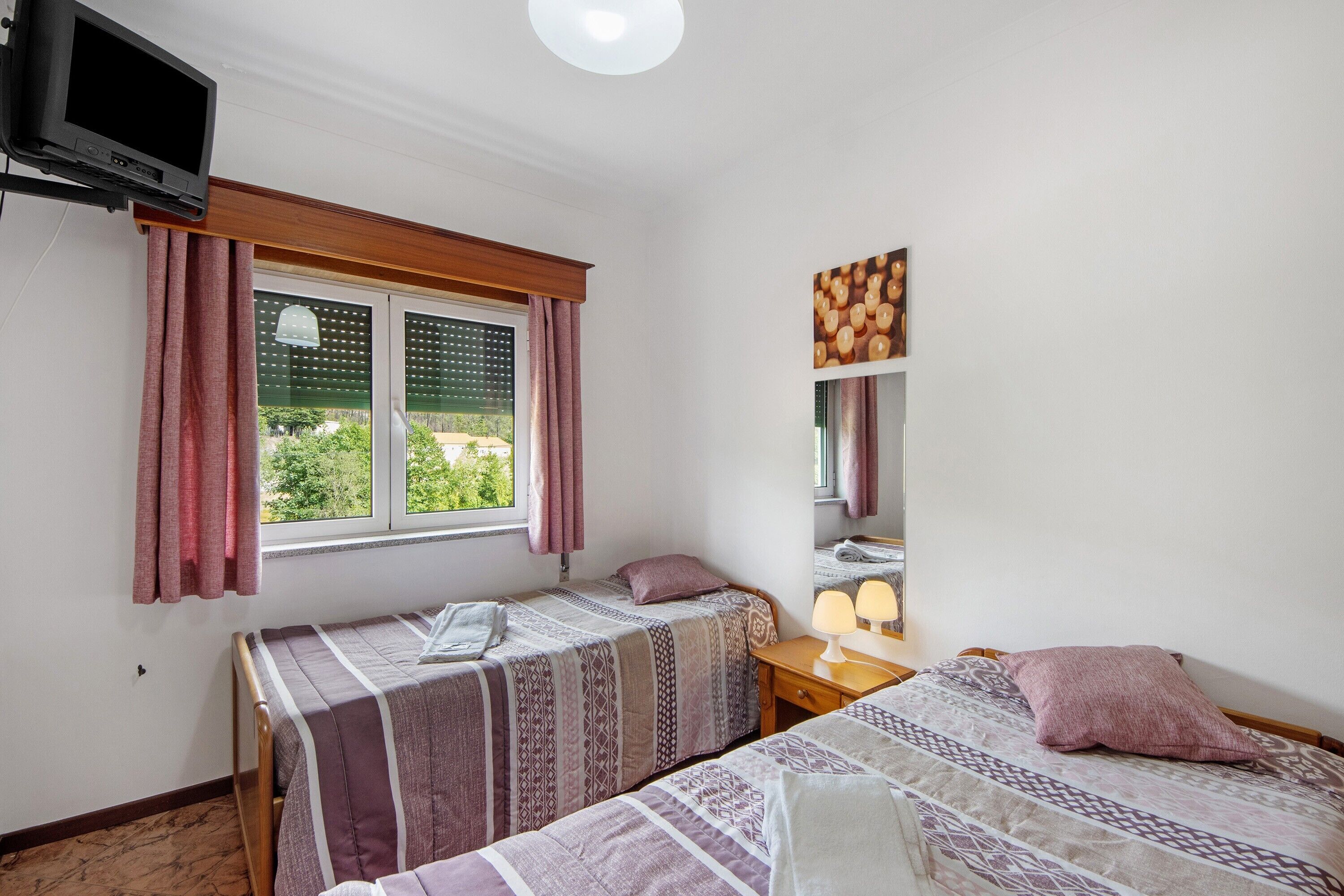 1 quarto, Wi-Fi de cortesia, roupa de cama