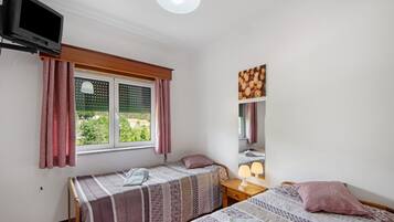 1 quarto, Wi-Fi de cortesia, roupa de cama