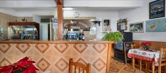 'Habitación 12 Con Balcón' with Balcony and Wi-Fi