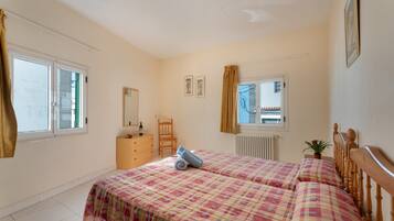 1 bedroom, free WiFi, bed sheets