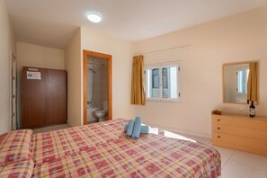 1 bedroom, free WiFi, bed sheets