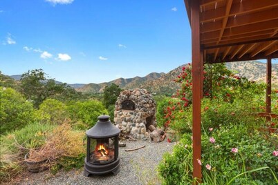 No Cleaning Fee ~ Awesome Views~8Beds~Near Restaurants & Sequoia Park