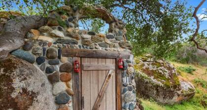 No Cleaning Fee ~ Awesome Views~8Beds~Near Restaurants & Sequoia Park