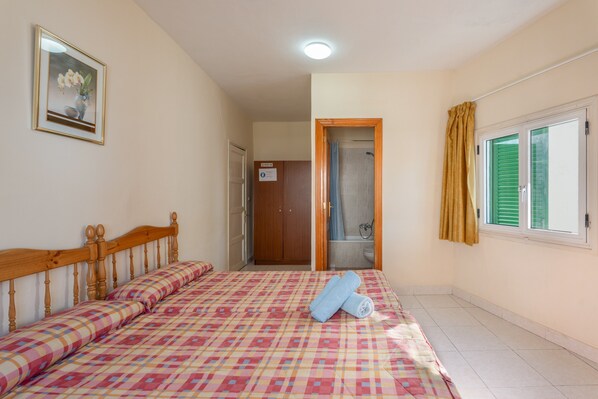 2 bedrooms, free WiFi, bed sheets