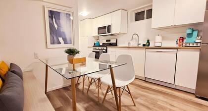 3 Bedroom Basement Suite Walking Distance to UofA Hospital. Family Friendly!