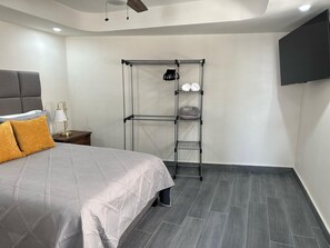 1 chambre, fer et planche Ă repasser, Wi-Fi, draps fournis