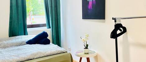 1 chambre, fer et planche Ă repasser, literie fournie