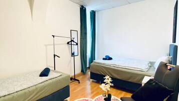 1 bedroom, bed sheets