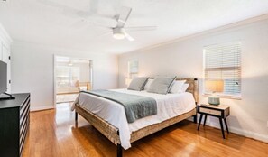 3 chambres, fer et planche à repasser, Wi-Fi, draps fournis
