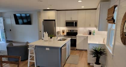 SUMMERVILLE SWEET TEA! 5 min Historic Summerville/Plantations, Renovated, Wifi!