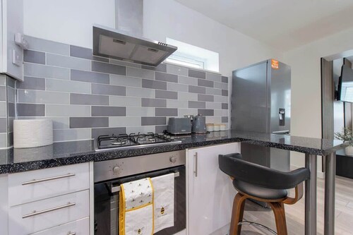 Modern 1BR I Work-From-Home Ready I Fast Wi-Fi