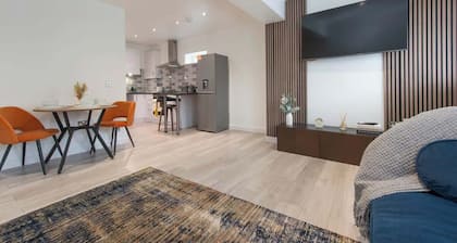 Modern 1BR I Work-From-Home Ready I Fast Wi-Fi