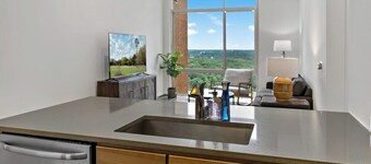 Tysons 1BR + Queen Den | High Floor Views & Pool
