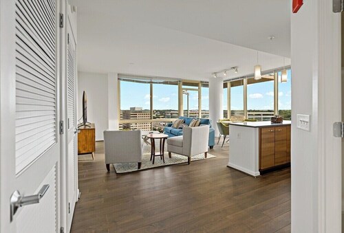 Unique Collection | Luxury | Tysons | Rooftop Pool