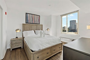 2 bedrooms, internet, bed sheets