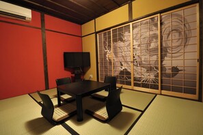 Dining - Daisenji Alley In Red / Kyoto Kyōto (Kyoto)