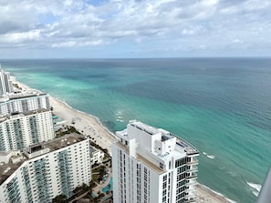 Beach - 34th OCEAN VIEW Retreat 2/2 at LYFE @34th Floor (Hollywood)
