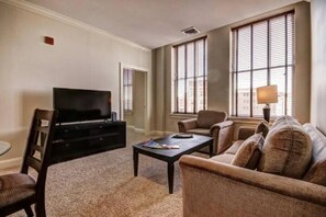 Comfort Apartment, City View | Living area - One bedroom at Baltimore Covention Ctr (Baltimore)