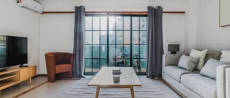 テレビ、ステレオ