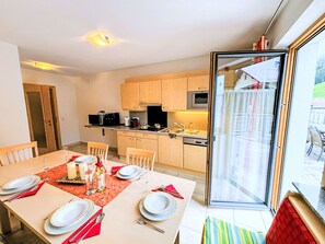 Fridge, microwave, dishwasher, cookware/dishes/utensils - Haus Rauter by Interhome (Kappl)