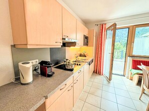 Fridge, microwave, dishwasher, cookware/dishes/utensils - Haus Rauter by Interhome (Kappl)