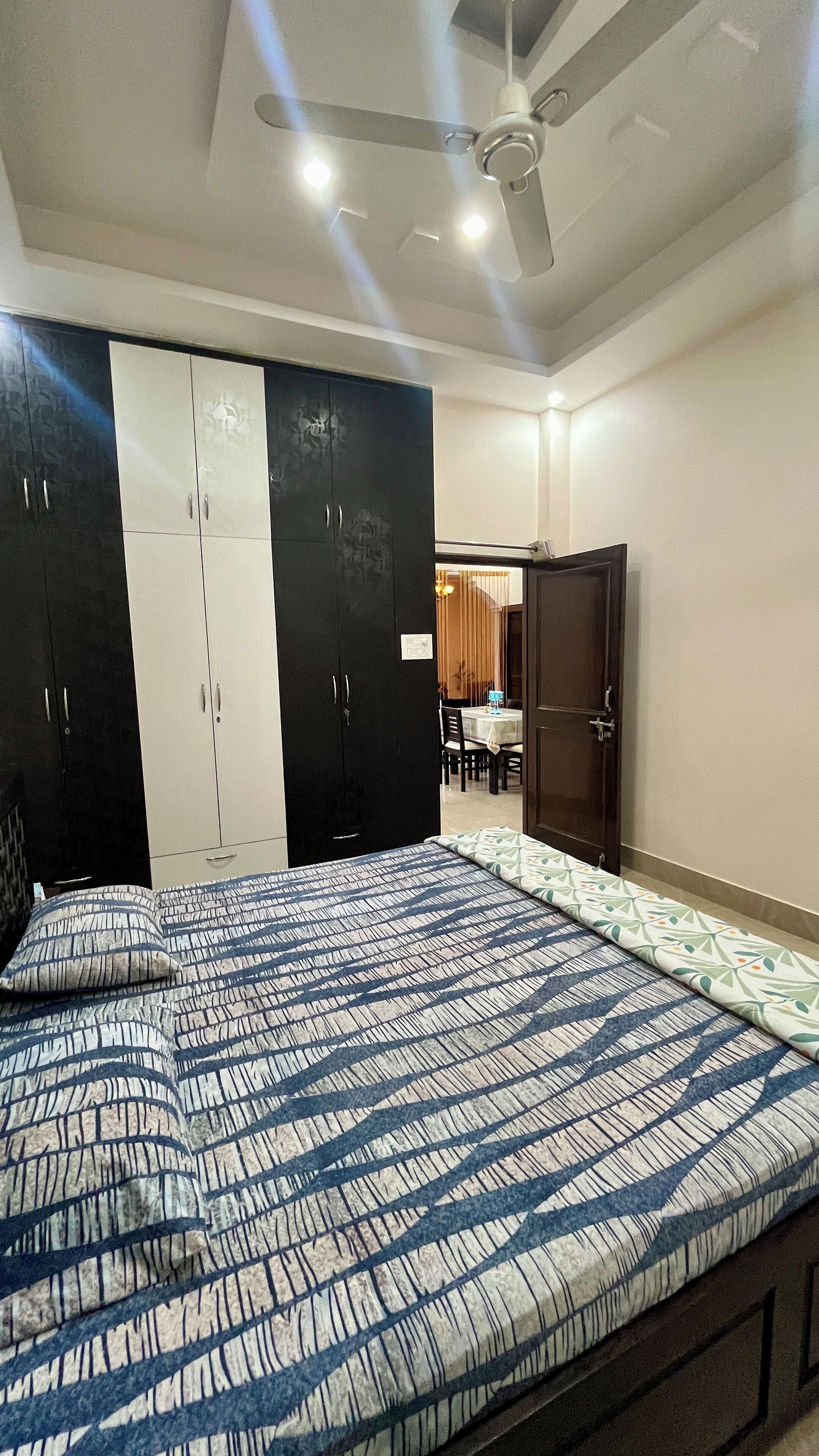 2 chambres, fer et planche à repasser, Wi-Fi gratuit, draps fournis