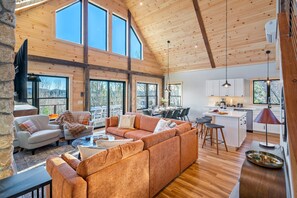 Smart-TV, Kamin, Videospiele, Tischtennisplatte