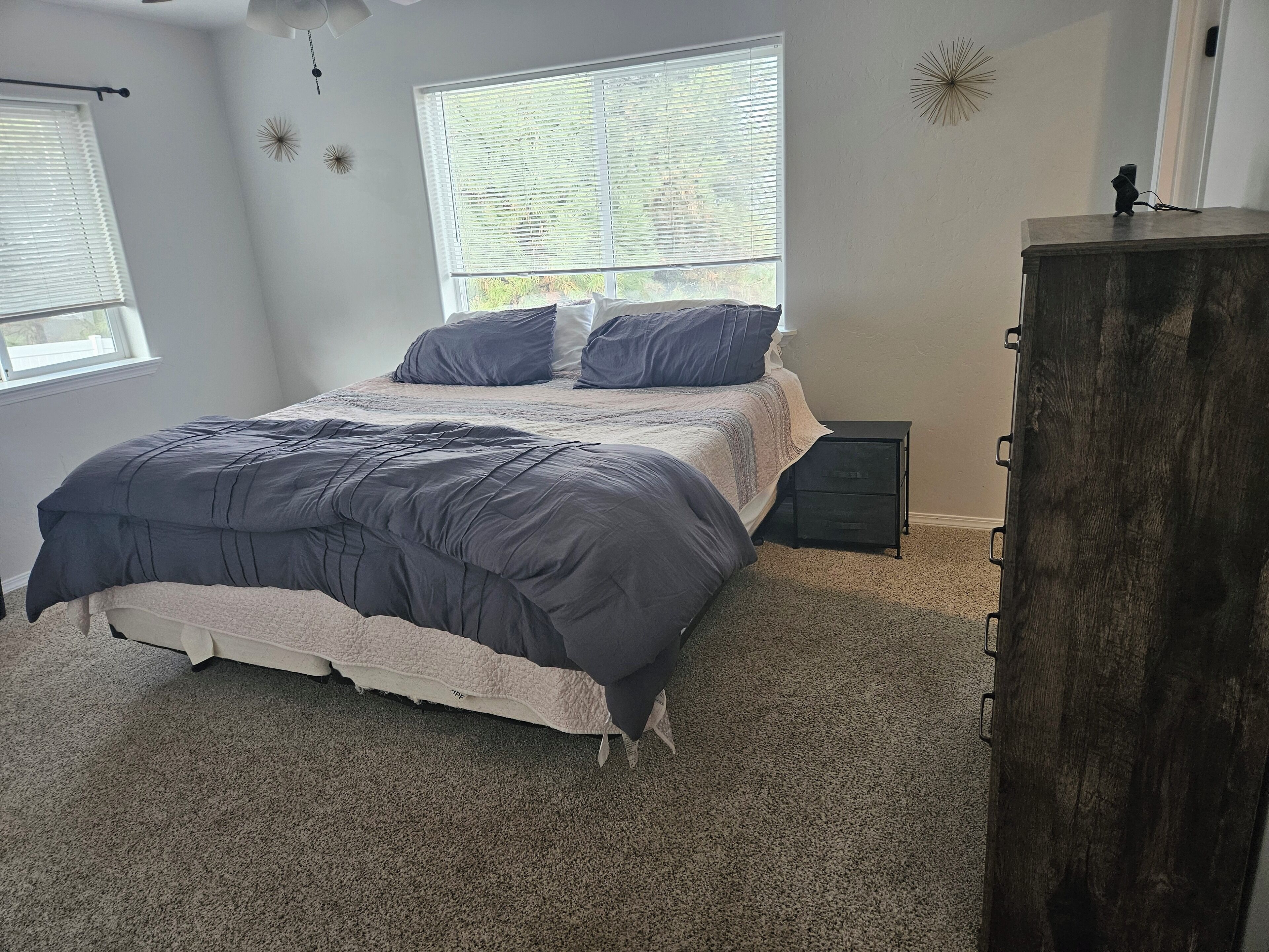 4 slaapkamers, een bureau, wifi, beddengoed