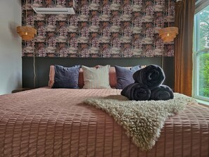 2 chambres, fer et planche à repasser, lit parapluie, Wi-Fi gratuit