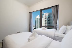2 bedrooms, in-room safe, iron/ironing board, free WiFi