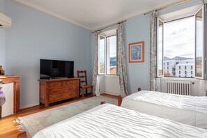 4 quartos, ferros/tábuas de passar roupa, Wi-Fi de cortesia