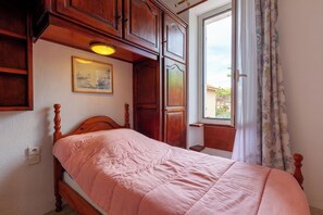4 habitaciones, tabla de planchar con plancha y wifi gratis