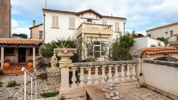 Enceinte de lâhĂ©bergement