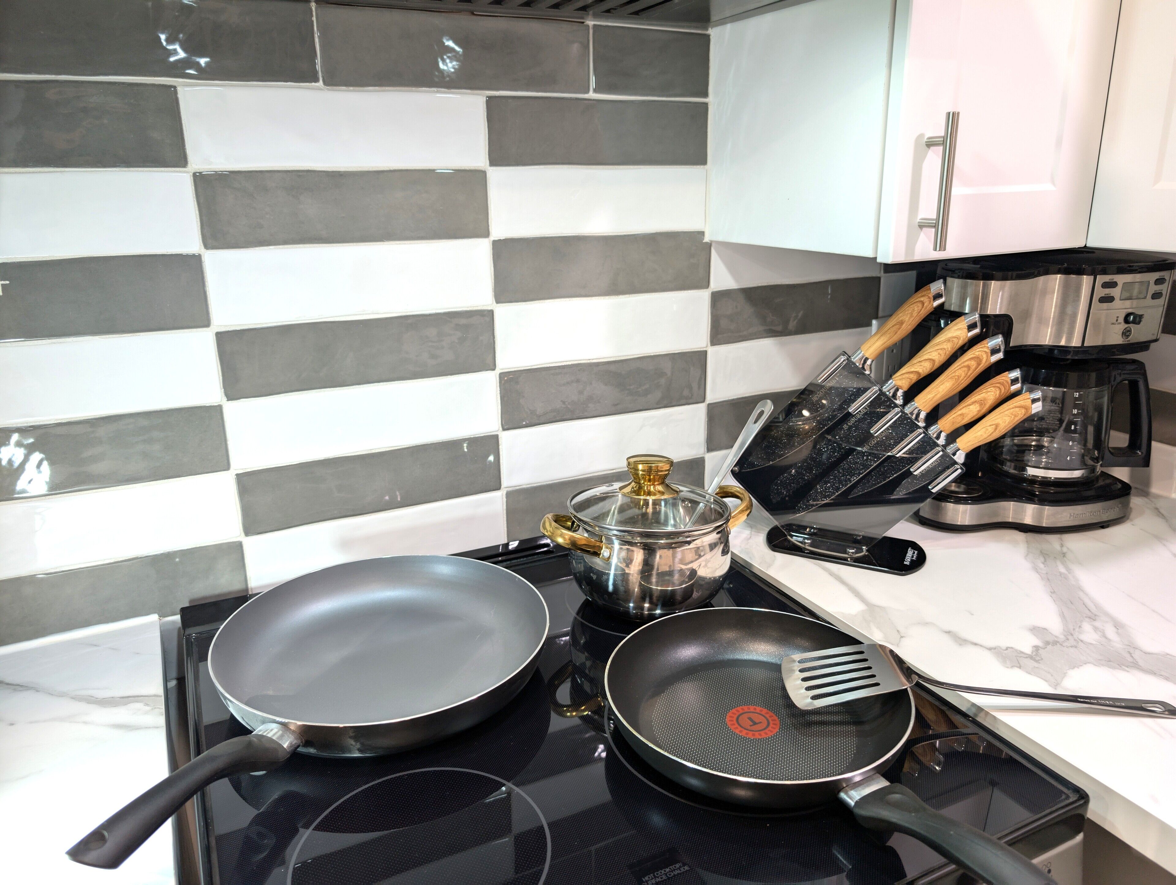 冰箱、微波炉、烤箱、炉灶