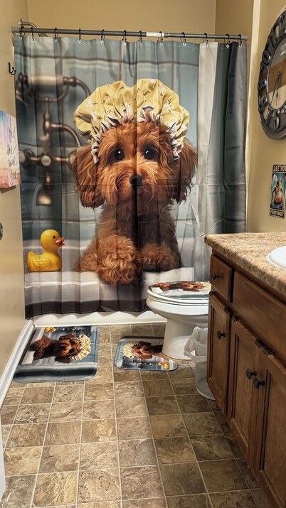 Charming 2bedroom, 2FULL bathroom house with AC and WiFi 10 minutes from Walmart