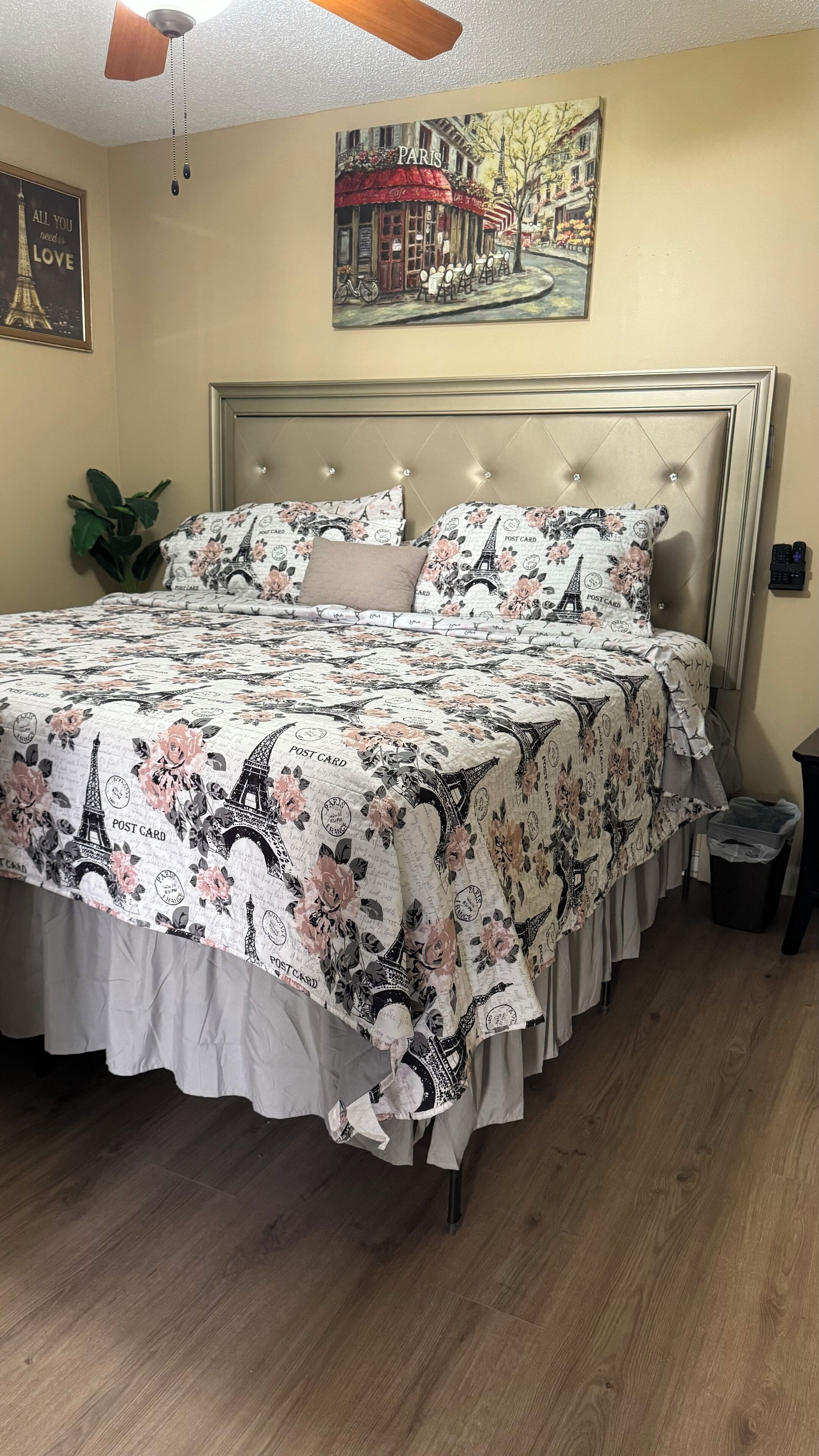 2 habitaciones, tabla de planchar con plancha, wifi y ropa de cama 