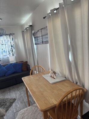 Dining - Baby Bungalow 2 Bedrooms Step from Sand Mission Beach 92109- AJ George Broker (San Diego)