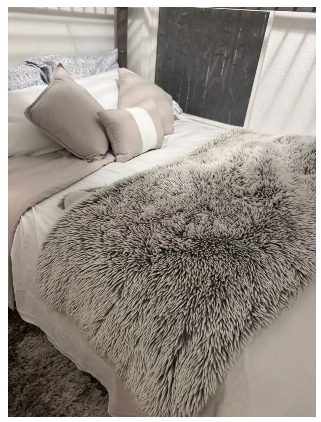 2 chambres, bureau, fer et planche à repasser, lit parapluie